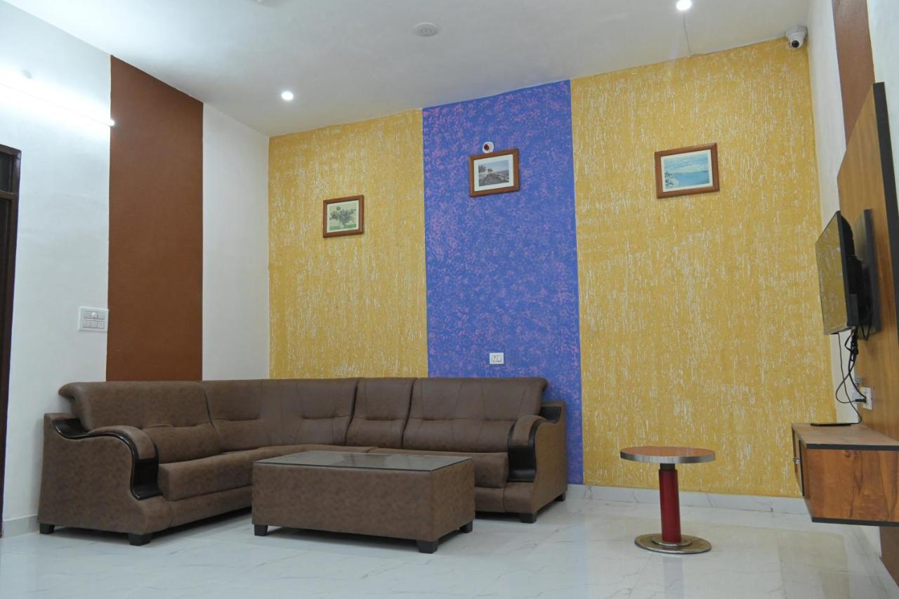 Hotel Apni Haveli อุเดเปอร์ ภายนอก รูปภาพ